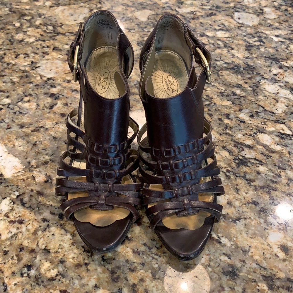 Circa brown sandals
